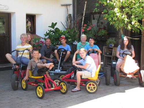 "Fuhrpark mit Gästekinder"