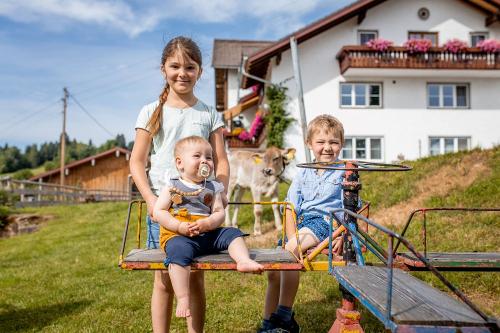 Kinder im Garten