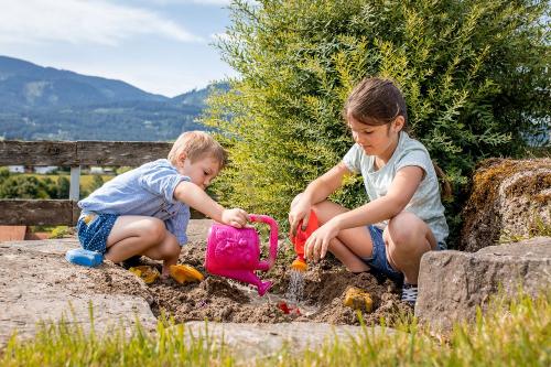 Im Sandkasten macht es immer Spaß