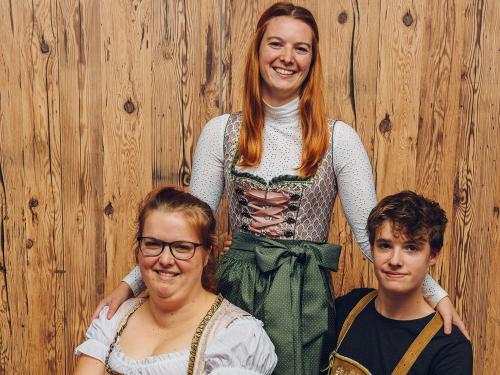 Die drei Pretscher Kinder und fleißige Helfer wo sie gebraucht werden