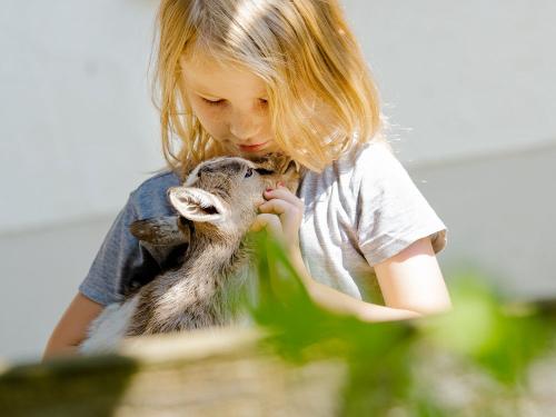 Linda mit Ziege_012 Linda mit Ziege_012