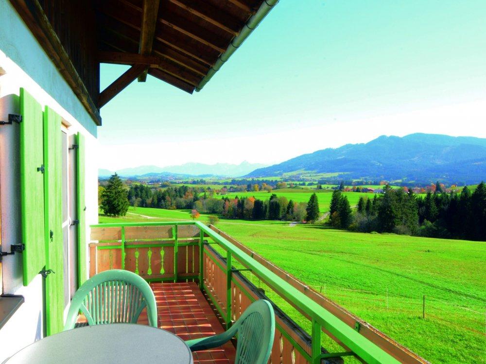 2018_berglandhof_ferienwohnung_ausblick_vom_balkon_img_3421_cmyk_sehr_groß