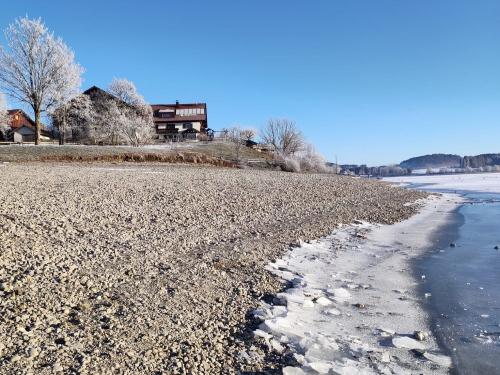 Der Hof im Winter
