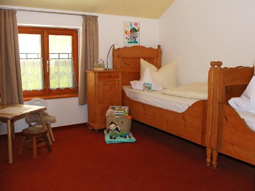 Kinderzimmer mit 2 Einzelbetten
