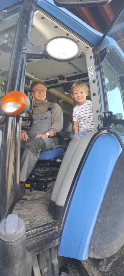 Mitarbeiten auf dem Bulldog Mitarbeiten auf dem Bulldog