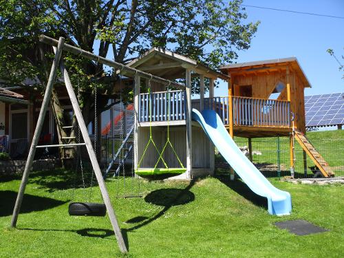 Unser Garten mit Spielplatz Unser Garten mit Spielplatz