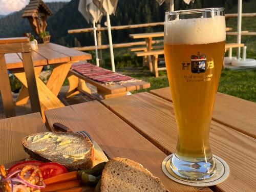 Almen laden Dich ein....