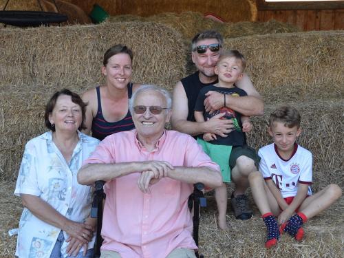 cb1a0687-e9d2-49a4-9952-a0248d199316