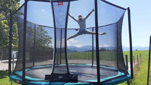 ...das Trampolin macht richtig Spaß...