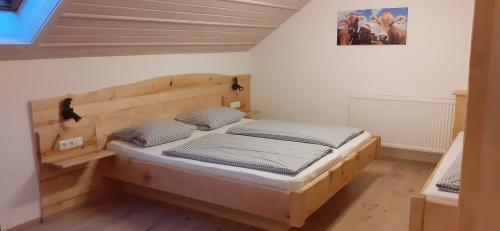 tolles Kinderzimmer mit 3 Betten (Wohnung Falken)
