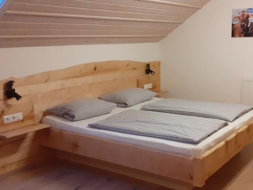 tolles Kinderzimmer mit 3 Betten (Wohnung Falken) tolles Kinderzimmer mit 3 Betten (Wohnung Falken)