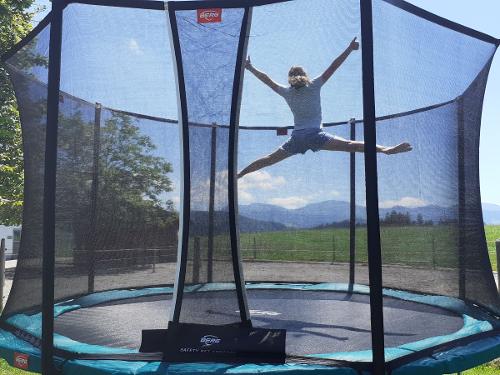 ...das Trampolin macht richtig Spaß...