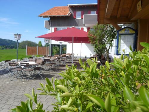 Große Terrasse mit Berg- u. Seeblick