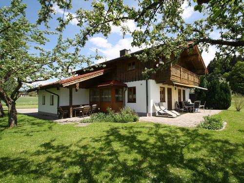 Unser Ferienhaus mit "Kampenwand" und "Wendelstein