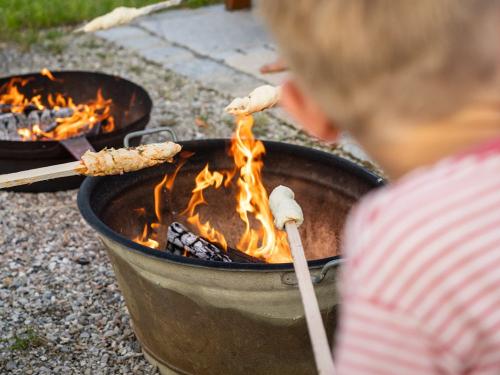 Stockbrotbacken Stockbrotbacken