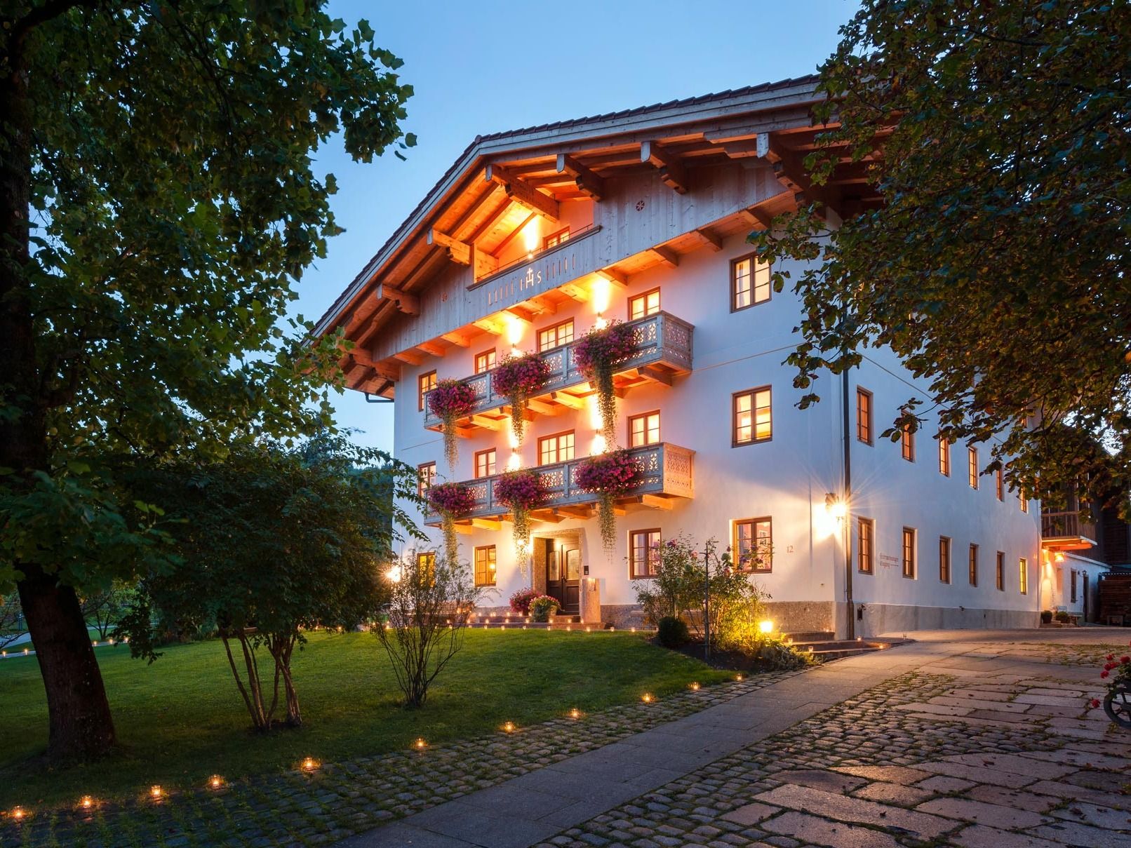 Hanznhof bei Nacht