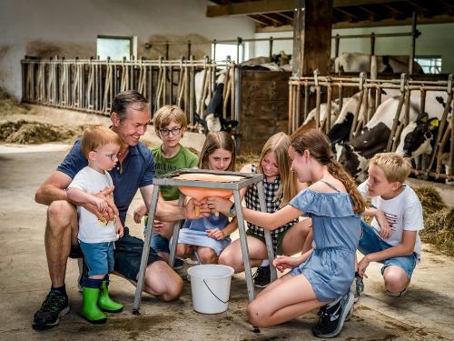 Hier wird das Melken gelernt Hier wird das Melken gelernt