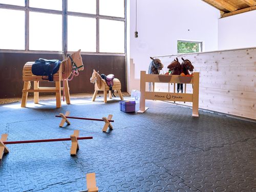 Viel Platz für Pferdemaedchen Viel Platz für Pferdemaedchen