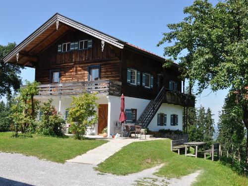 Zuhaus Südansicht - EG Terrassenwohnung - OG Terrassenwohnung