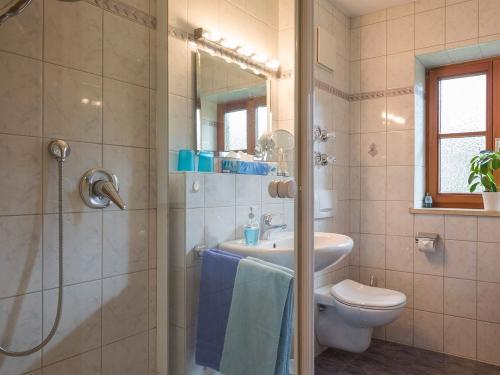 Familie_Gruber_Tatzelwurmstr_7_Wohnung_Auerbach_Badezimmer