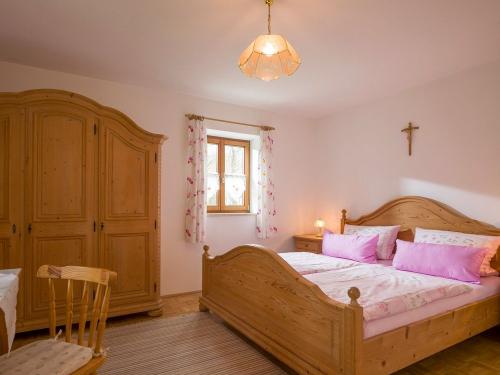 Familie_Gruber_Tatzelwurmstr_7_Wohnung_Auerbach_Schlafzimme