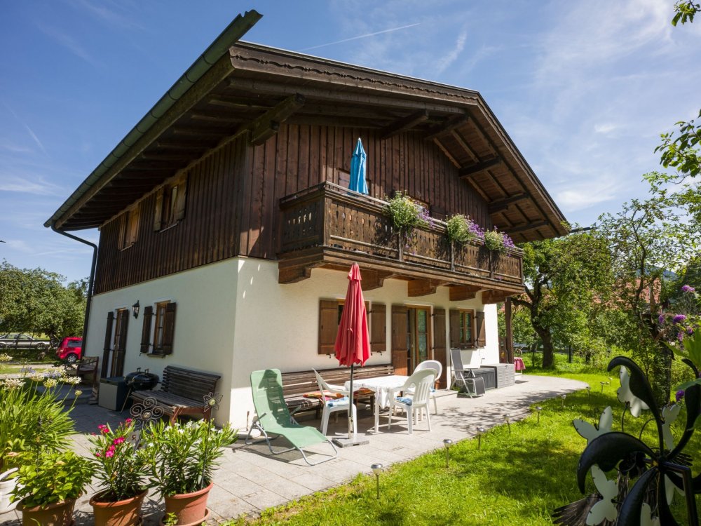 Familie_Gruber_Tatzelwurmstr_7_Haus_aussen