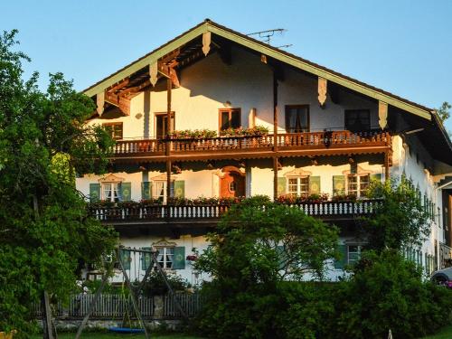 hausansichtfruehling