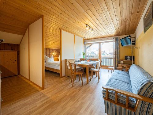 estermann_2022_foto_team_f8-web-02013