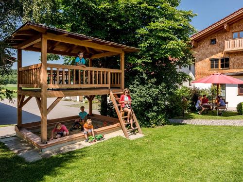 sandkastenundneuesspielhausedmeierhof