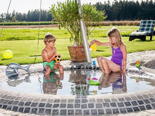 Kinderbadebecken mit Warm- Kaltwasser