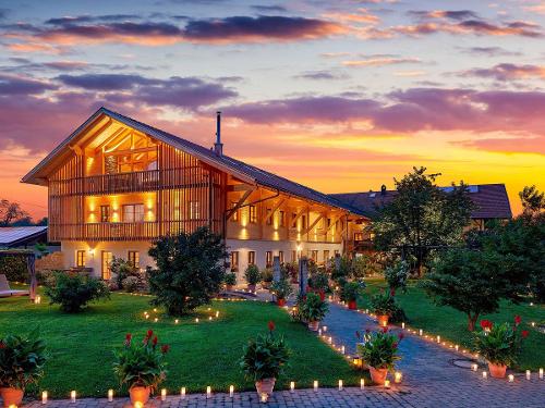 huberhof-niesgau-blaue-stunde