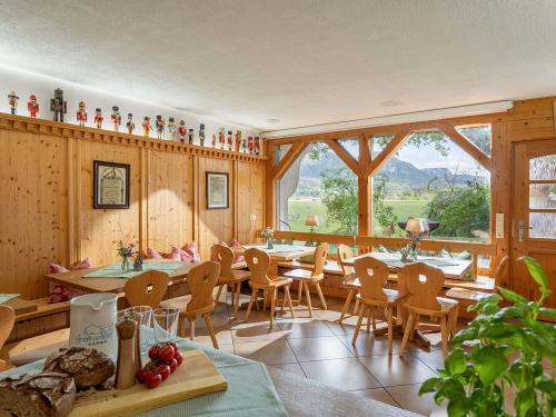 Grossrachlhof_Grassau_04_2024_Gemeinschaftsraum_1