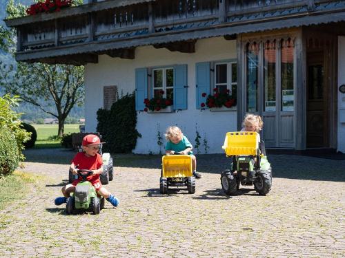 Grossrachlhof_Grossrachl_1_Grassau_Spielplatz_Kinder_15