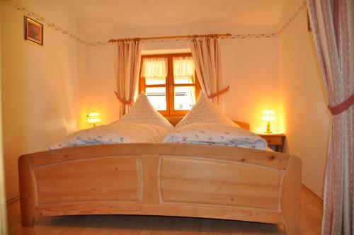 Schlafzimmer Ferienwohnung Bergblick