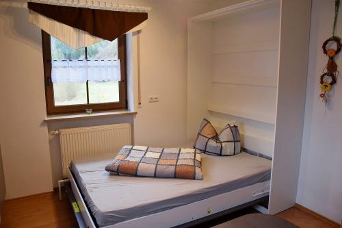 Ferienwohnung 1 - Küche/Schrankbett