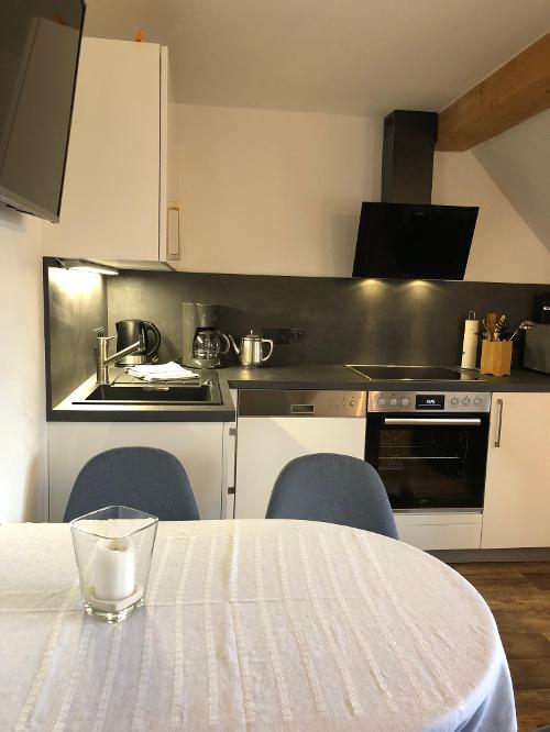 Küche mit Eßplatz, Blauer Wohnung Küche mit Eßplatz, Blauer Wohnung