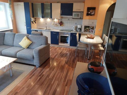 20251117_110400_resized 20251117_110400_resized