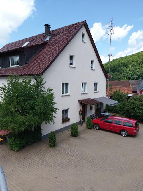 Wohnhaus mit Ferienwohnungen