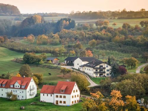 Unser Bergbauernhof im Grünen Unser Bergbauernhof im Grünen