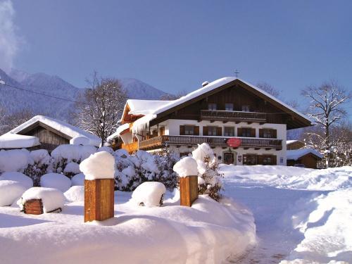 Der Streidlhof Winter direkt am Fuße des Braunecks