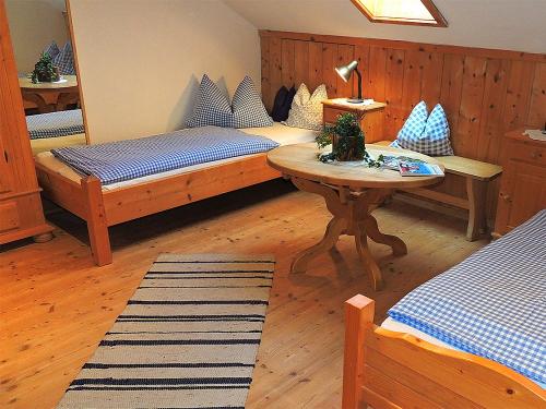 Schönberg-Dreibettzimmer