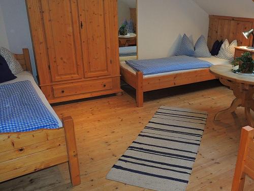 Schönberg-Dreibettzimmer
