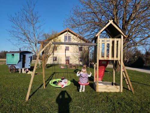 Spielplatz und Spielhaus