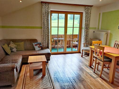 FeWo Sonnen 2.OG mit Blick aufs Hörnle Sonnen FeWo Sonnen 2.OG mit Blick aufs Hörnle Sonnen