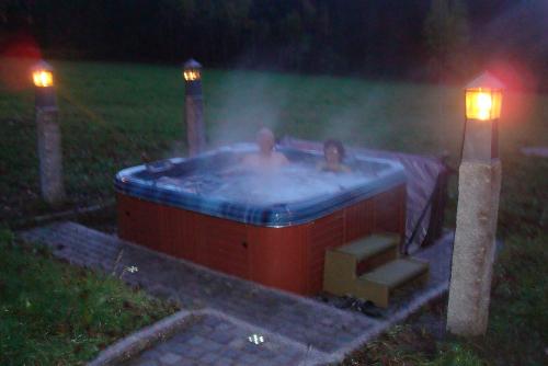 Wellnesspool im Freien
