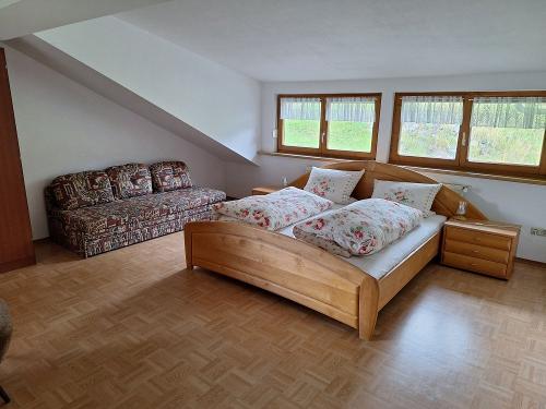 Schlafzimmer 1