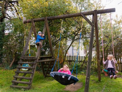 Schaukel am Spielplatz
