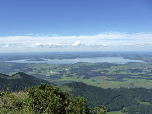 Blick vom Hochfelln auf den Chiemsee