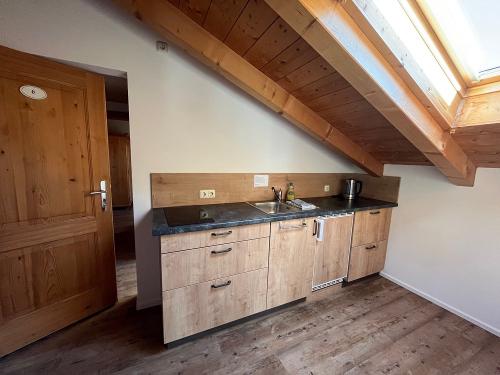 Eingangsbereich mit Teeküche Zimmer 4