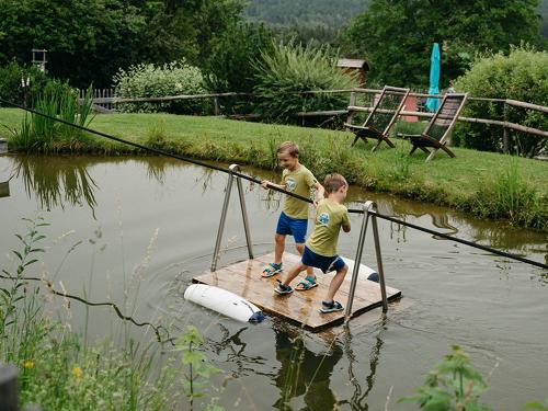 Bussjägerhof Floss in der Poolanlage